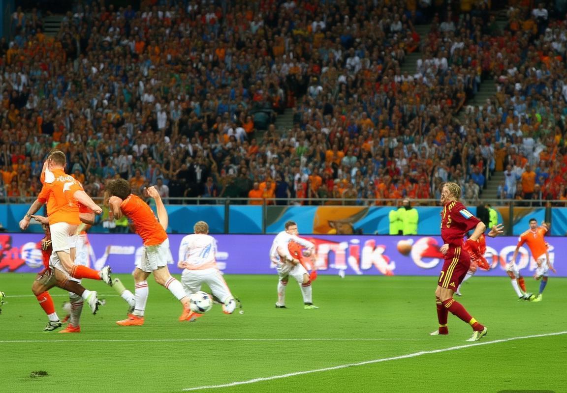 2014世界杯决赛：荷兰西班牙巅峰对决精彩回顾(图3)